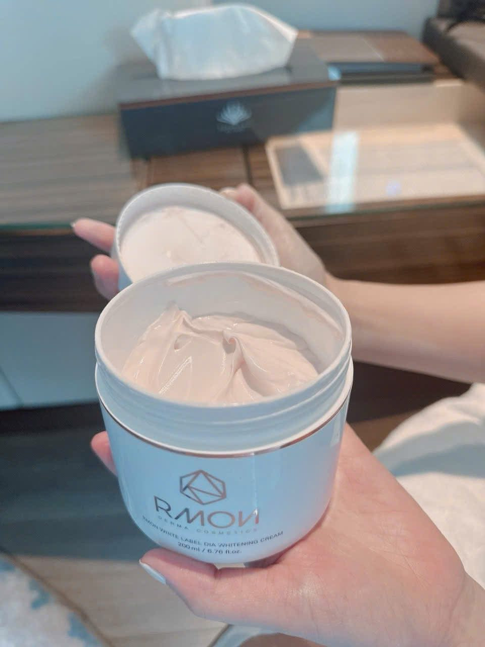 Body cream Rmon tế bào gốc trắng da body